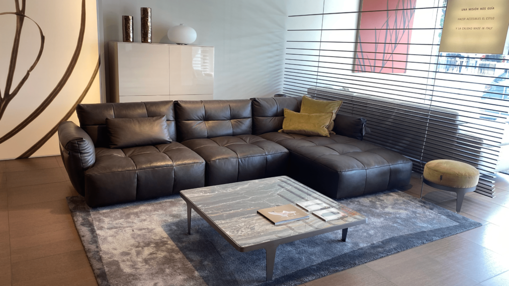 sofa de piel color chocolate natuzzi
